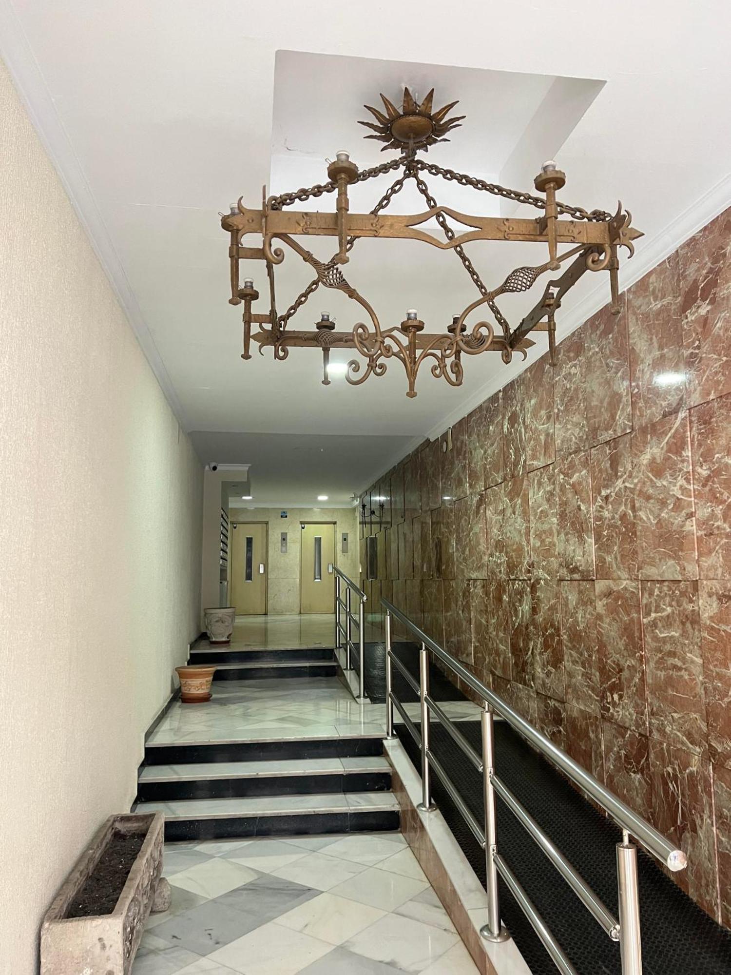 Gran Apartamento Con Parking Gratis Centro De Малага Екстериор снимка