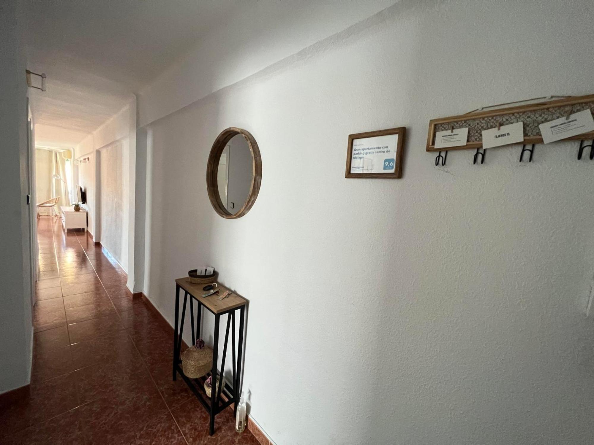 Gran Apartamento Con Parking Gratis Centro De Малага Екстериор снимка