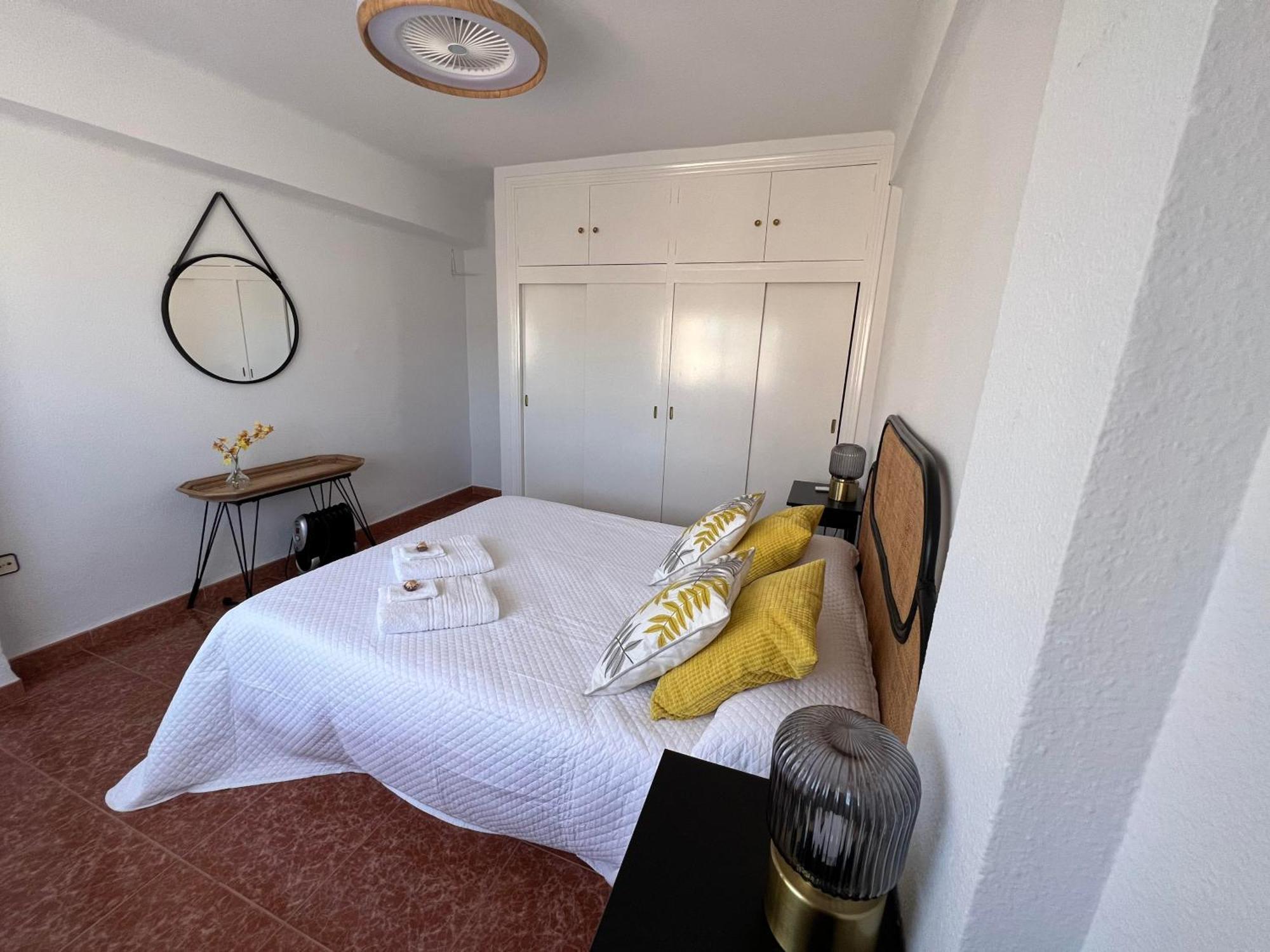 Gran Apartamento Con Parking Gratis Centro De Малага Екстериор снимка