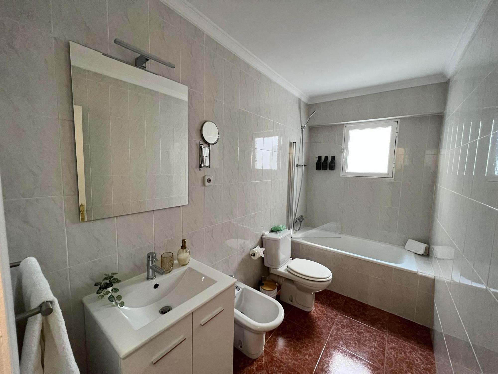 Gran Apartamento Con Parking Gratis Centro De Малага Екстериор снимка