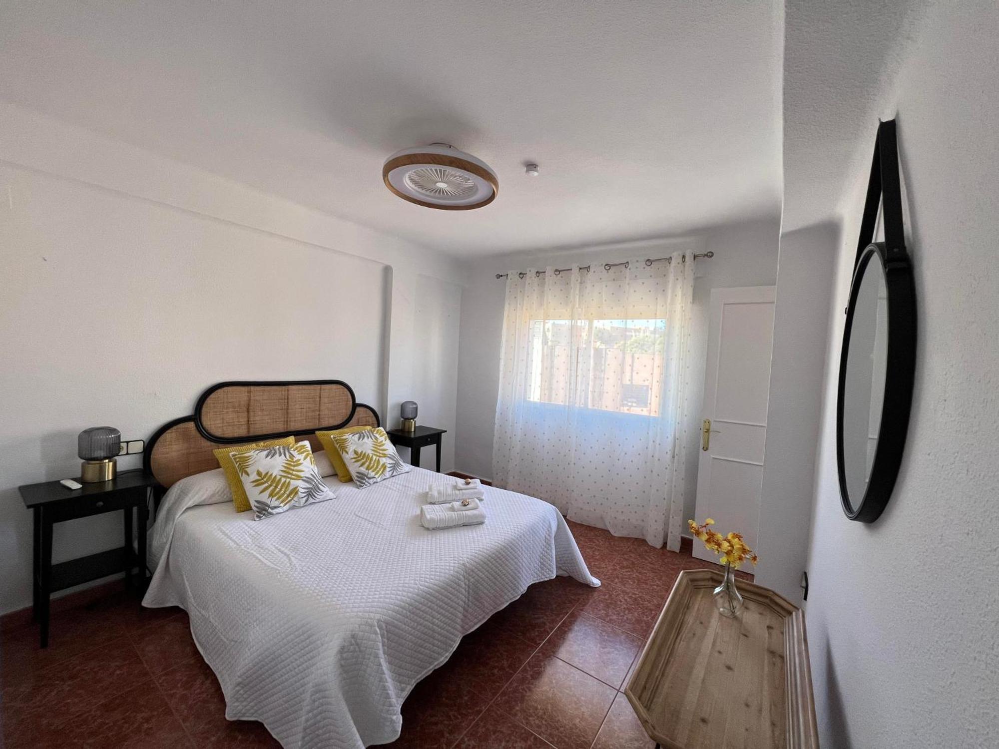 Gran Apartamento Con Parking Gratis Centro De Малага Екстериор снимка